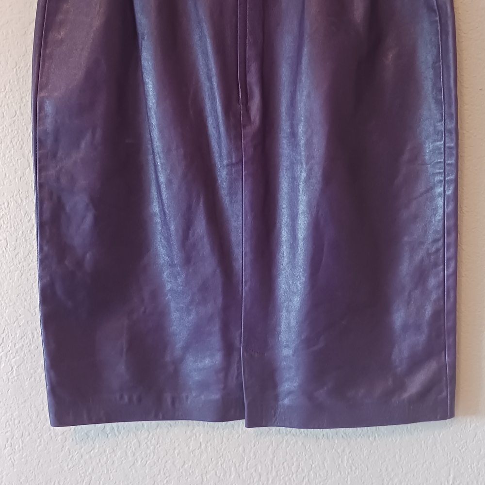 Valentino Soft Leather Women's Skirt - Fantastic Condition 💜
